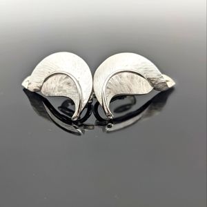 Trifari Swirl Leaf Clip On Earrings Silver Tone Vintage Fine Line Brushed